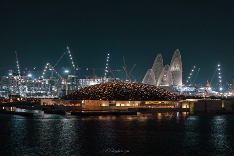 Das Kunstmuseum "Louvre Abu Dhabi"