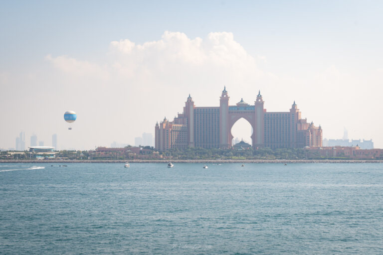 Das Atlantis Hotel auf  der künstlichen Inselformation "Palm Jumeirah"